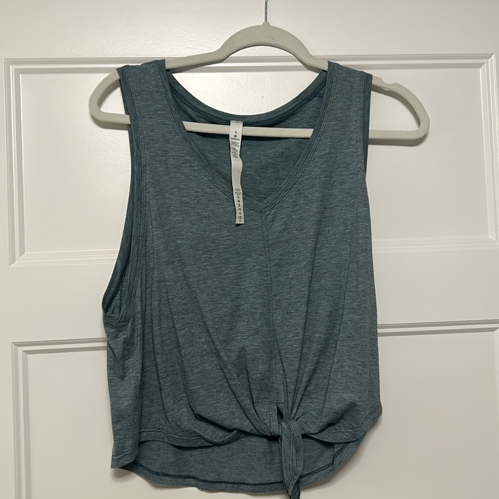 LULULEMON Tank.